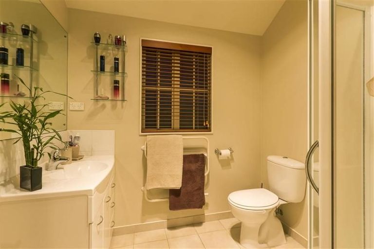 Photo of property in 7 Red Oak Place, Schnapper Rock, Auckland, 0632