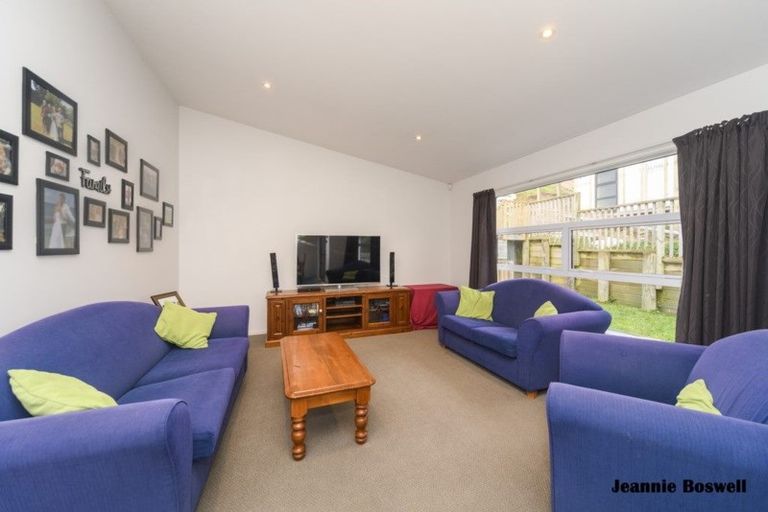 Photo of property in 105 Cashmere Drive, Fitzherbert, Palmerston North, 4410
