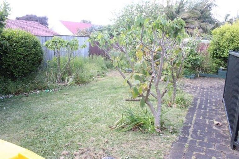 Photo of property in 17 Priestley Drive, Bucklands Beach, Auckland, 2014