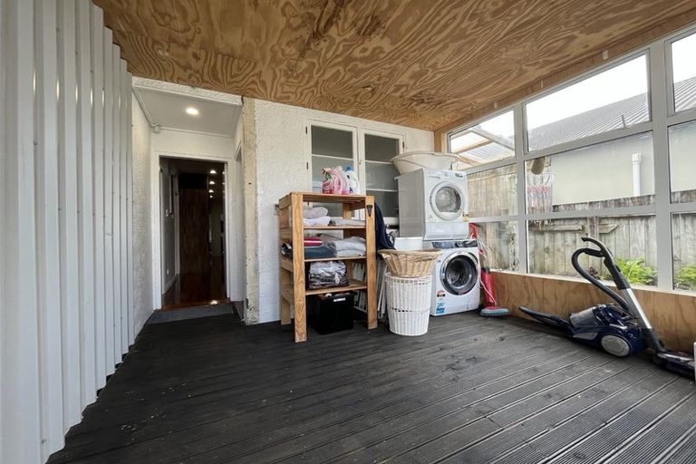 Photo of property in 5 Mana Esplanade, Paremata, Porirua, 5026