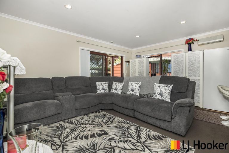 Photo of property in 16 Muirfield Street, Wattle Downs, Auckland, 2103