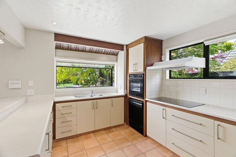 Photo of property in 12 Swithland Place, Avonhead, Christchurch, 8042