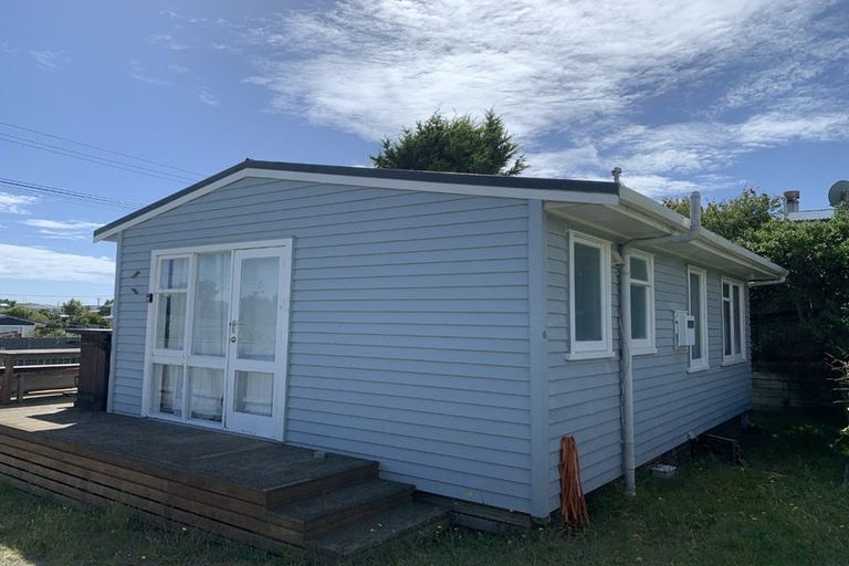 Photo of property in 52/52a Park Avenue, Waitarere Beach, Levin, 5510