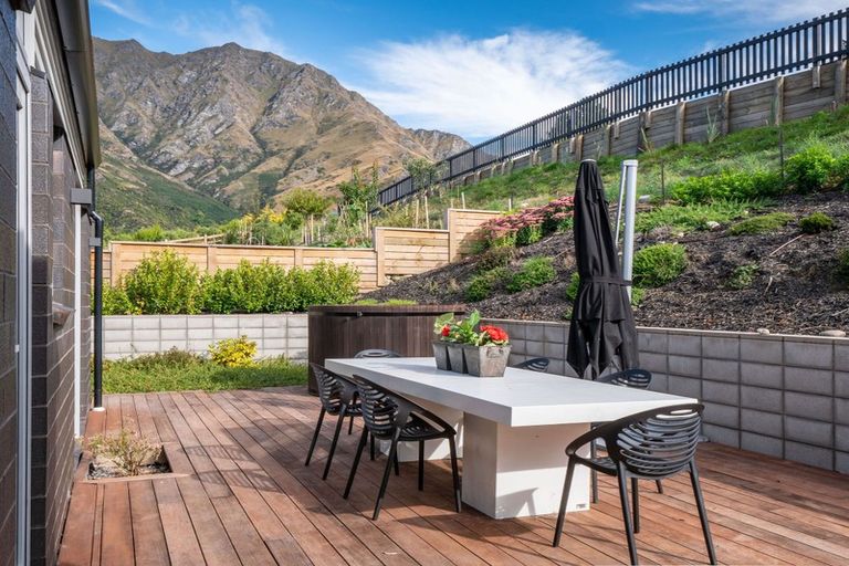 Photo of property in 12 Morepork Way, Arthurs Point, Queenstown, 9371