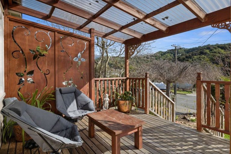 Photo of property in 65 Hampden Street, Picton, 7220