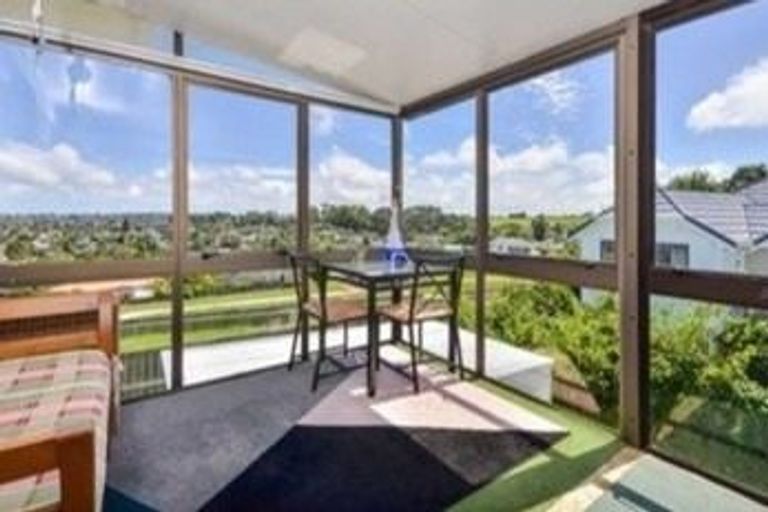 Photo of property in 5/174 East Coast Road, Forrest Hill, Auckland, 0620