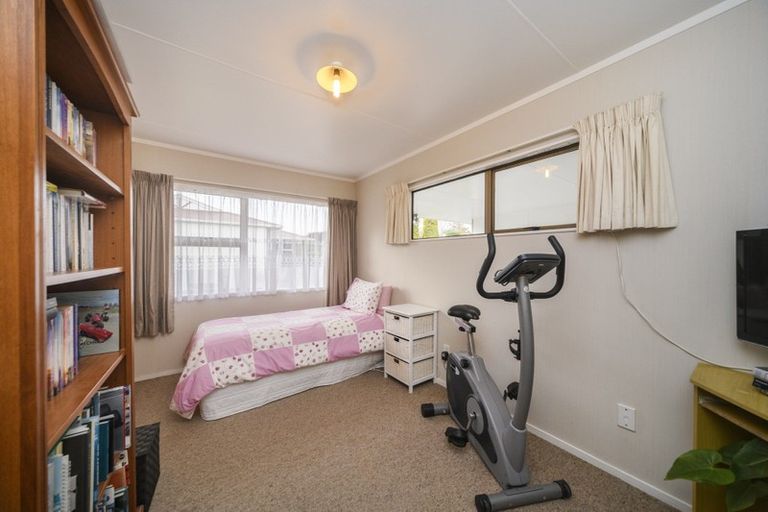 Photo of property in 80 John F Kennedy Drive, Milson, Palmerston North, 4414