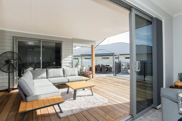 Photo of property in 15 Sterling Park, Lytton West, Gisborne, 4010