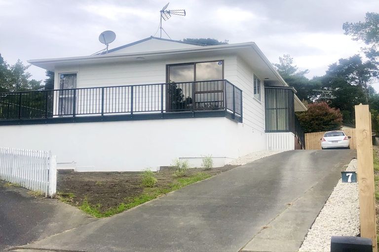 Photo of property in 1/7 Classic Grove, Bayview, Auckland, 0629