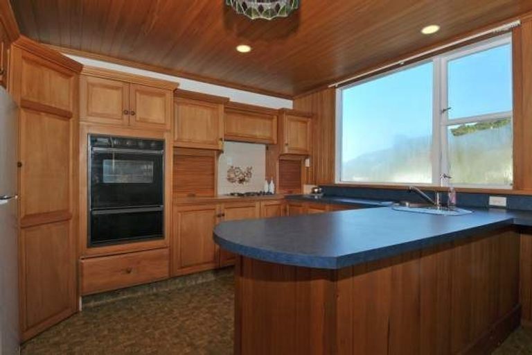 Photo of property in 79 Parkvale Road, Karori, Wellington, 6012