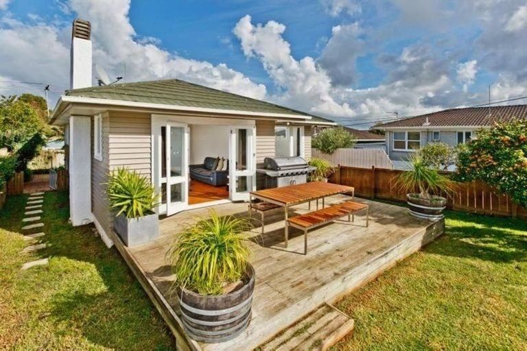 Photo of property in 1/10 Walter Street, Hauraki, Auckland, 0622