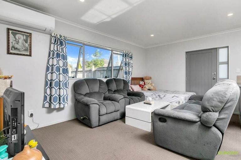 Photo of property in 469 Swanson Road, Ranui, Auckland, 0612