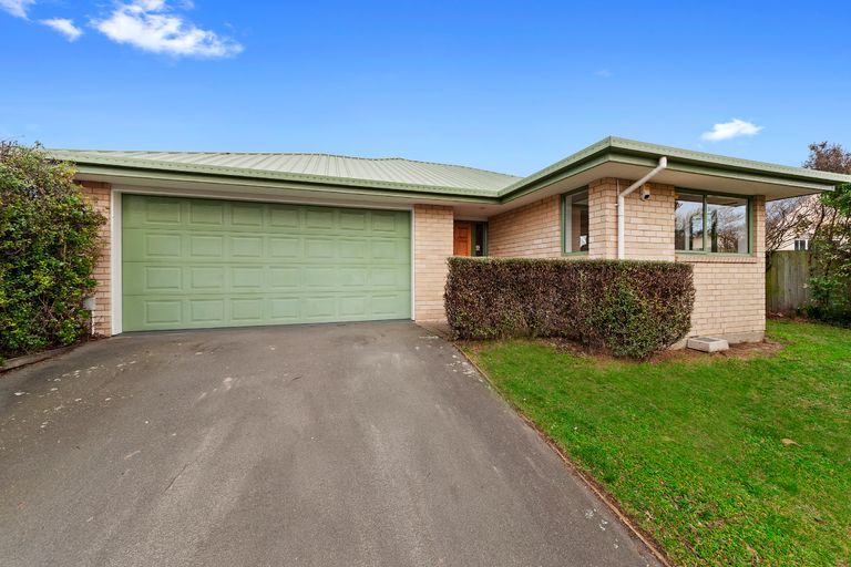 Photo of property in 51 Parade Court, Addington, Christchurch, 8024