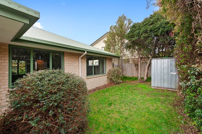 Photo of property in 51 Parade Court, Addington, Christchurch, 8024