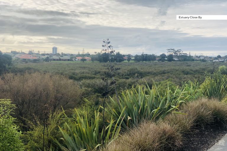 Photo of property in 100 Arran Point Parade, Orewa, 0931