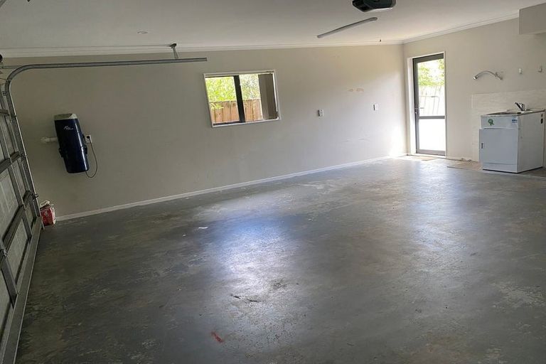 Photo of property in 813 Te Atatu Road, Te Atatu Peninsula, Auckland, 0610