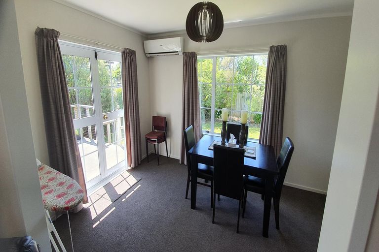 Photo of property in 155 Summerhill Drive, Fitzherbert, Palmerston North, 4410