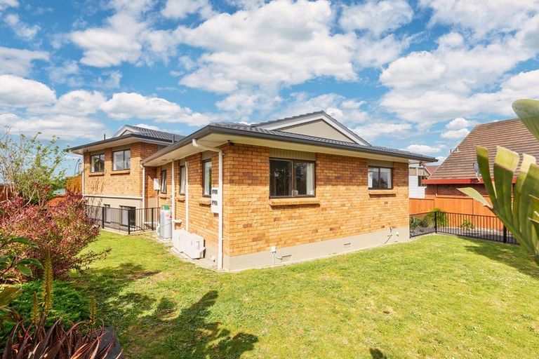 Photo of property in 57 St Annes Crescent, Wattle Downs, Auckland, 2103