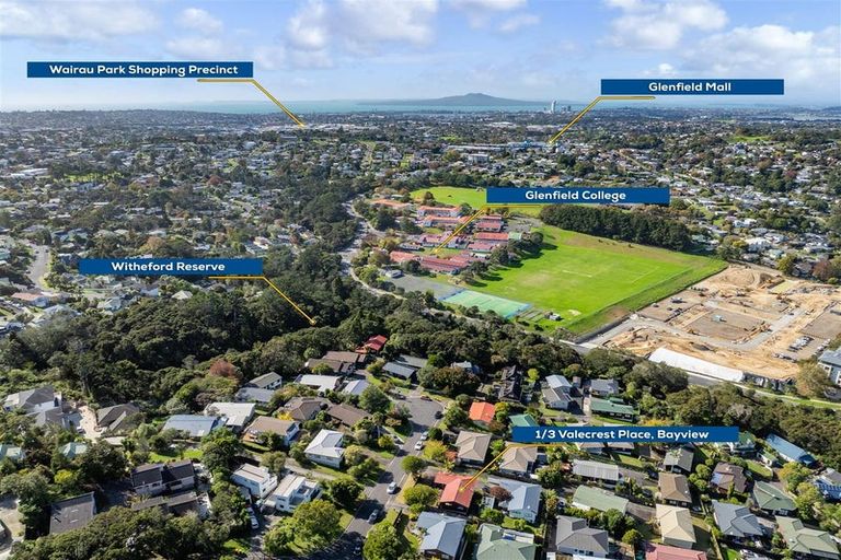 Photo of property in 1/3 Valecrest Place, Bayview, Auckland, 0629