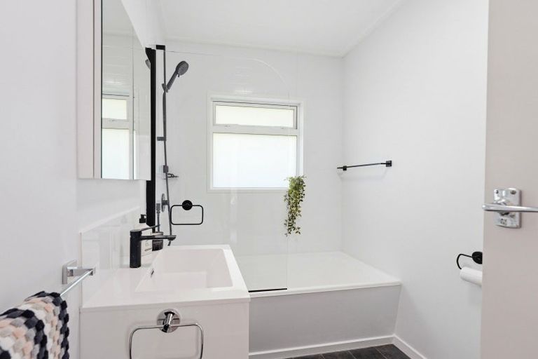 Photo of property in 73b Great North Road, Saint Johns Hill, Whanganui, 4501