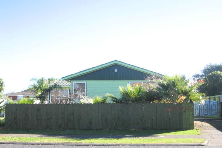 Photo of property in 8b Sunlands Drive, Manurewa, Auckland, 2102