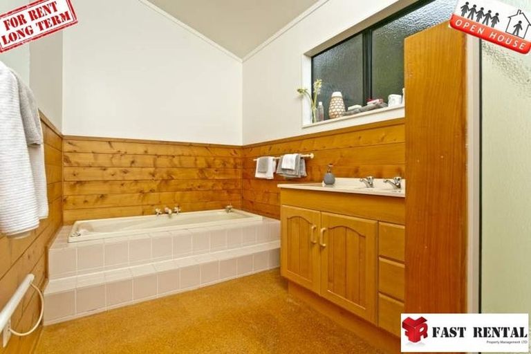 Photo of property in 1/107 Mokoia Road, Birkenhead, Auckland, 0626