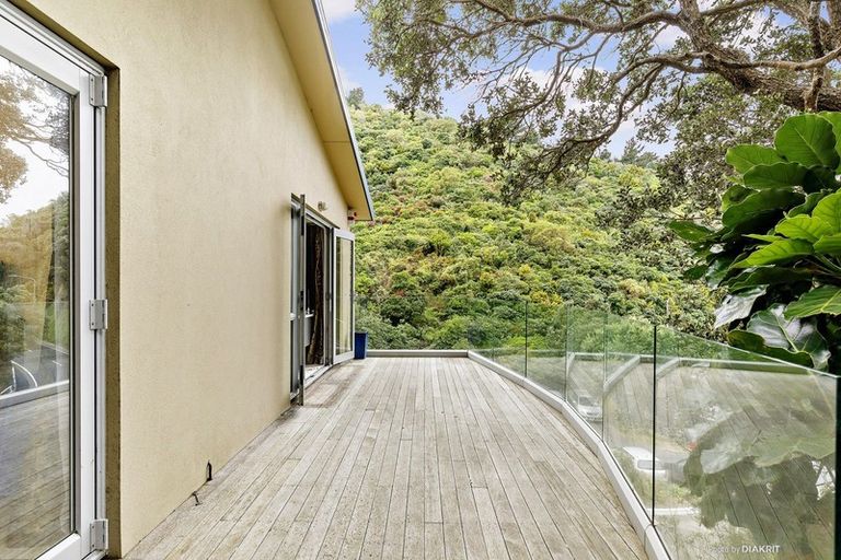 Photo of property in 15 Onslow Road, Khandallah, Wellington, 6035