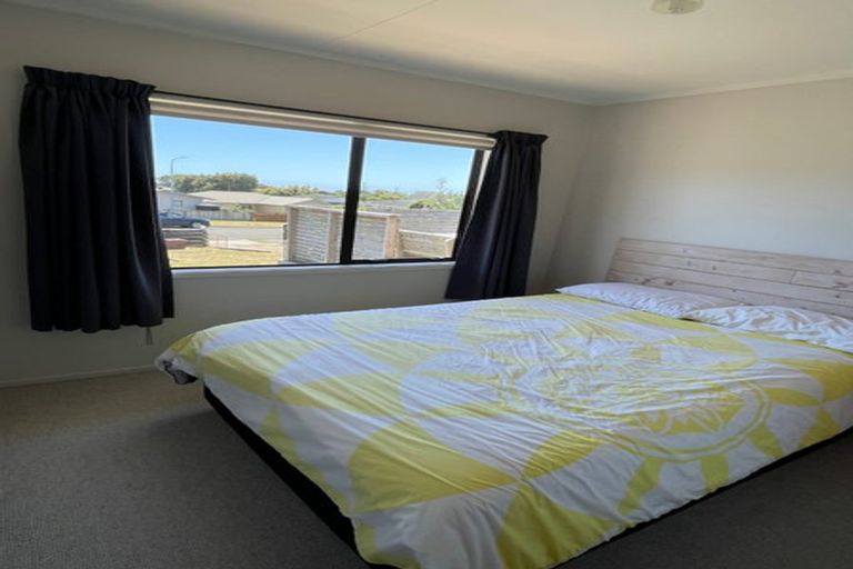 Photo of property in 36 Kahukura Avenue, Waitarere Beach, Levin, 5510