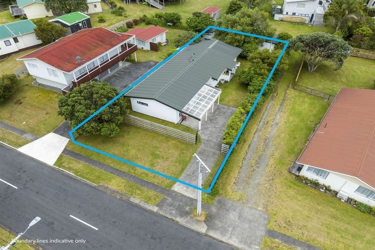 Photo of property in 218 Patuwai Drive, Whangamata, 3620