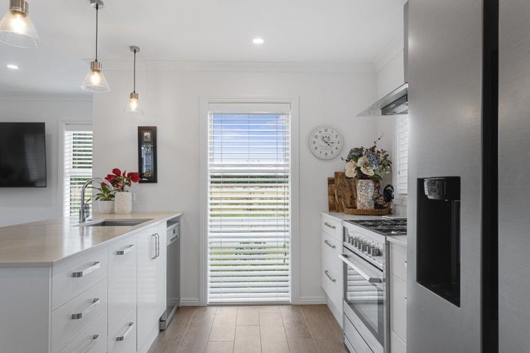 Photo of property in 104 Petries Road, Woodend, 7610