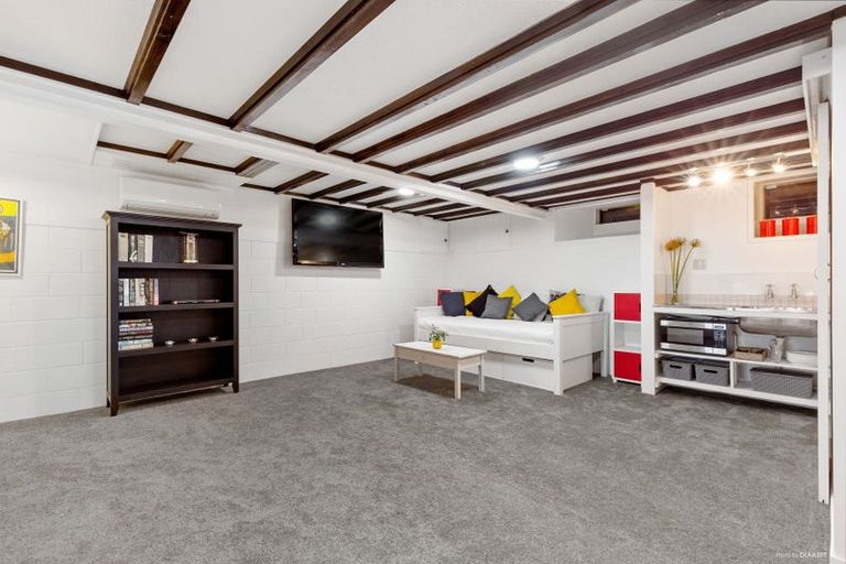 Photo of property in 21 Anzac Road, Pukekohe, 2120