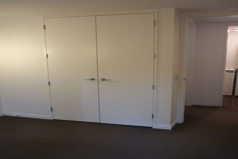 Photo of property in Montreaux Apartments, 2d/164 The Terrace, Wellington Central, Wellington, 6011