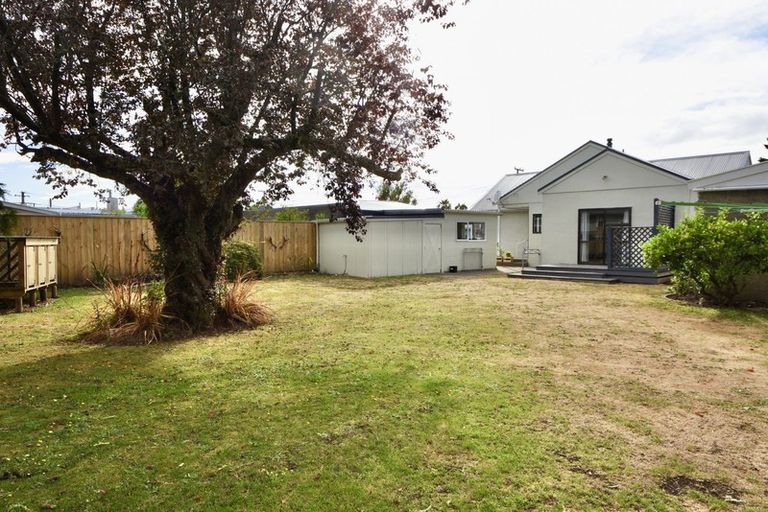 Photo of property in 2 Mckenzie Terrace, Carterton, 5713