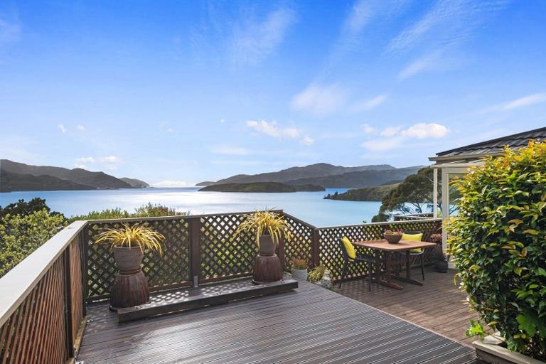 Photo of property in 143 Main Road, Allandale, Lyttelton, 8971