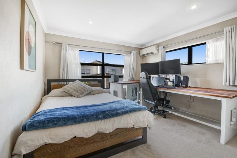 Photo of property in 22 Bur Oak Terrace, Schnapper Rock, Auckland, 0632