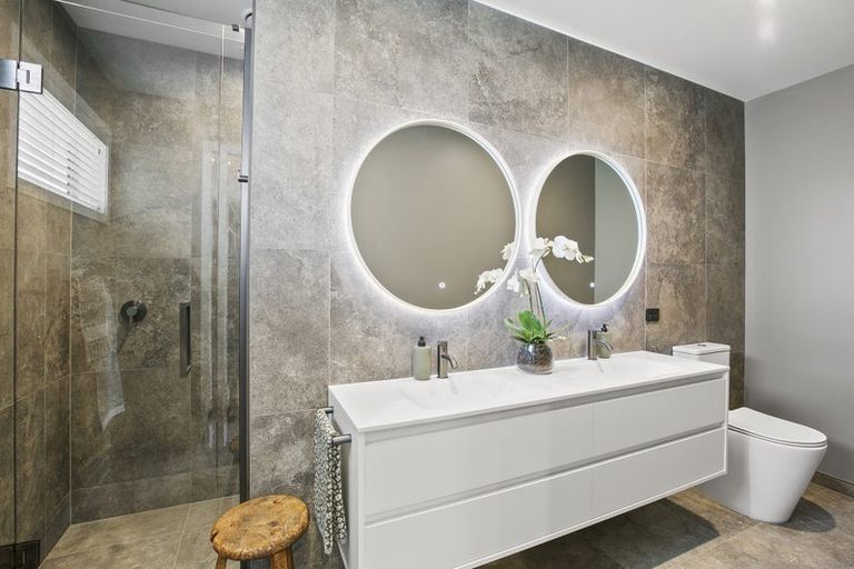 Photo of property in 63 Mangorei Road, Strandon, New Plymouth, 4312