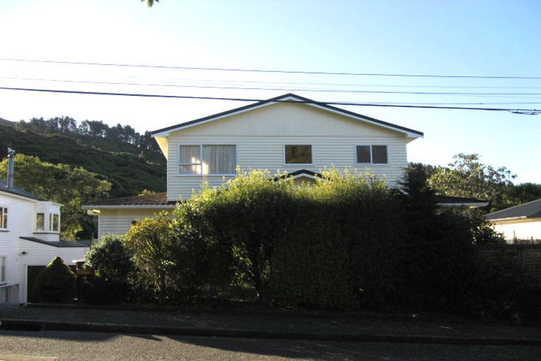 Photo of property in 13 Waikare Street, Karori, Wellington, 6012
