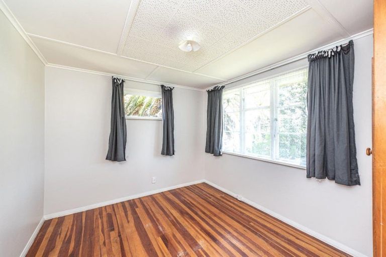 Photo of property in 12 Morgan Street, Castlecliff, Whanganui, 4501