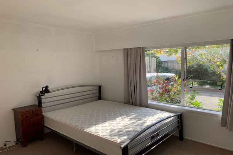 Photo of property in 1/37 Eversleigh Road, Belmont, Auckland, 0622