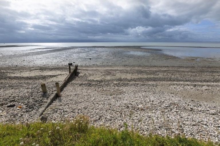 Photo of property in 887 East Coast Road, Kaiaua, Pokeno, 2473