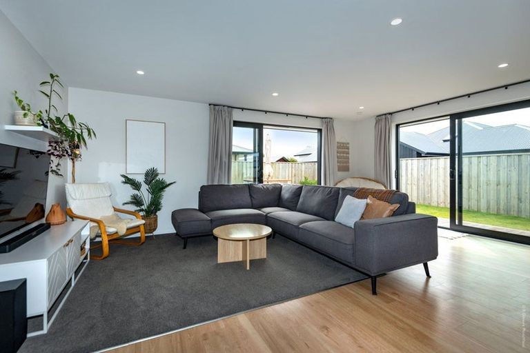 Photo of property in 6 Classic Lane, Rolleston, 7614