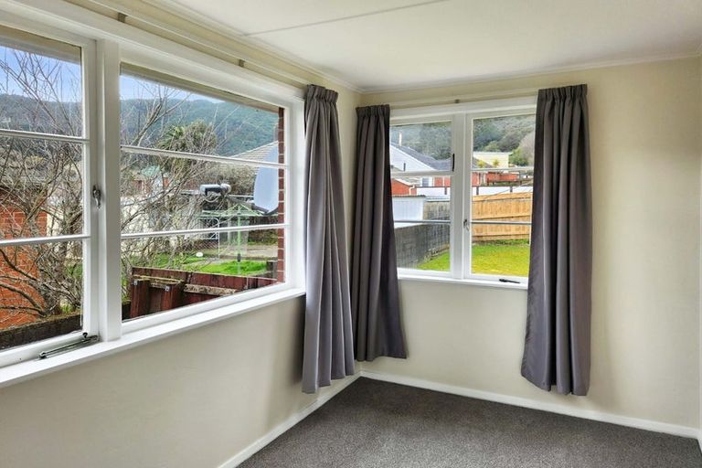 Photo of property in 270 Waddington Drive, Naenae, Lower Hutt, 5011