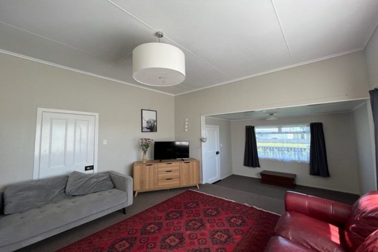 Photo of property in 13 High Street West, Waitara, 4320