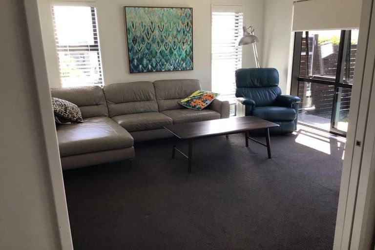 Photo of property in 11 Gumdigger Rise, Silverdale, 0932