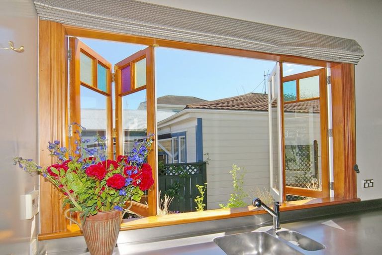 Photo of property in 28 Wilson Street, Newtown, Wellington, 6021