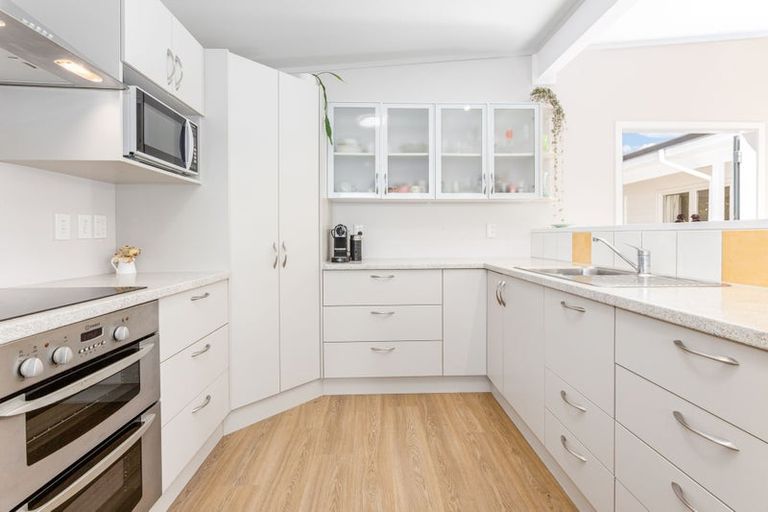 Photo of property in 9 Annan Grove, Papakowhai, Porirua, 5024