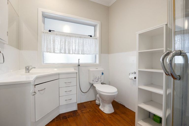 Photo of property in 16 Mahana Road, St Andrews, Hamilton, 3200