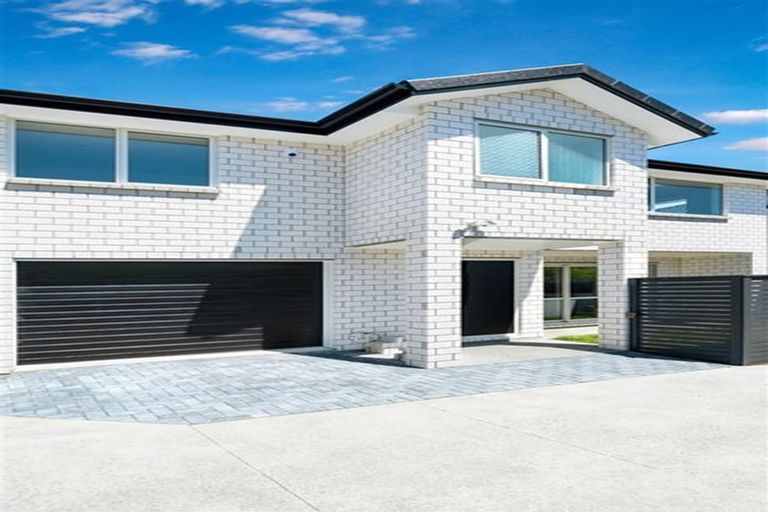 Photo of property in 14b Kirrie Avenue, Te Atatu South, Auckland, 0610