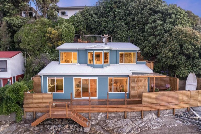 Photo of property in 14a Trevor Terrace, Paremata, Porirua, 5024