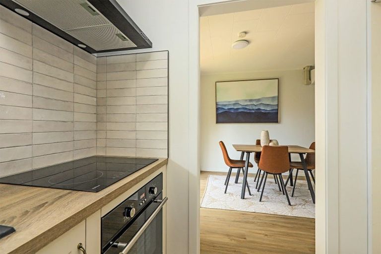 Photo of property in 2/707 York Street, Mahora, Hastings, 4120